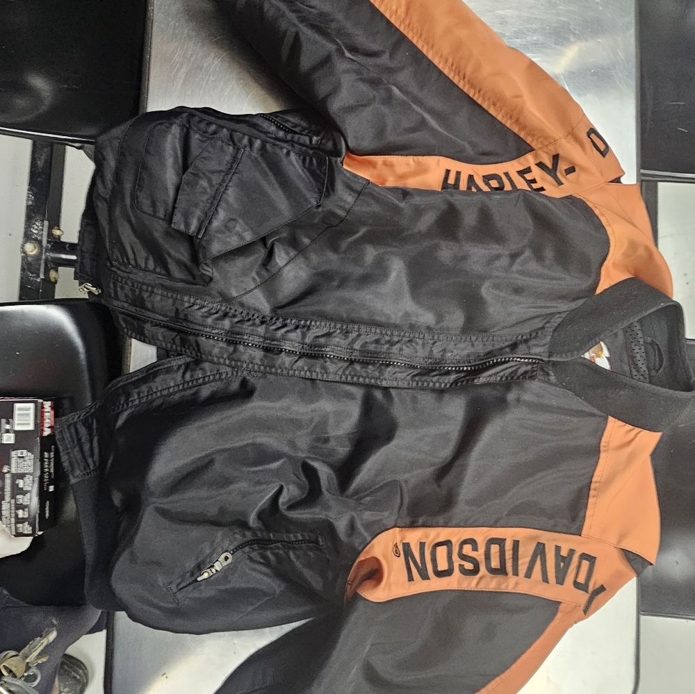 Authentic harley jacket - Picture 3 of 3